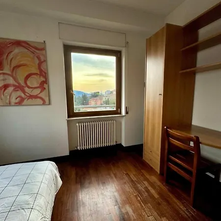 Cozy With Fast Access To Centre And Main Station Kwatera prywatna